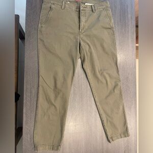 Levi’s relaxed taper chino